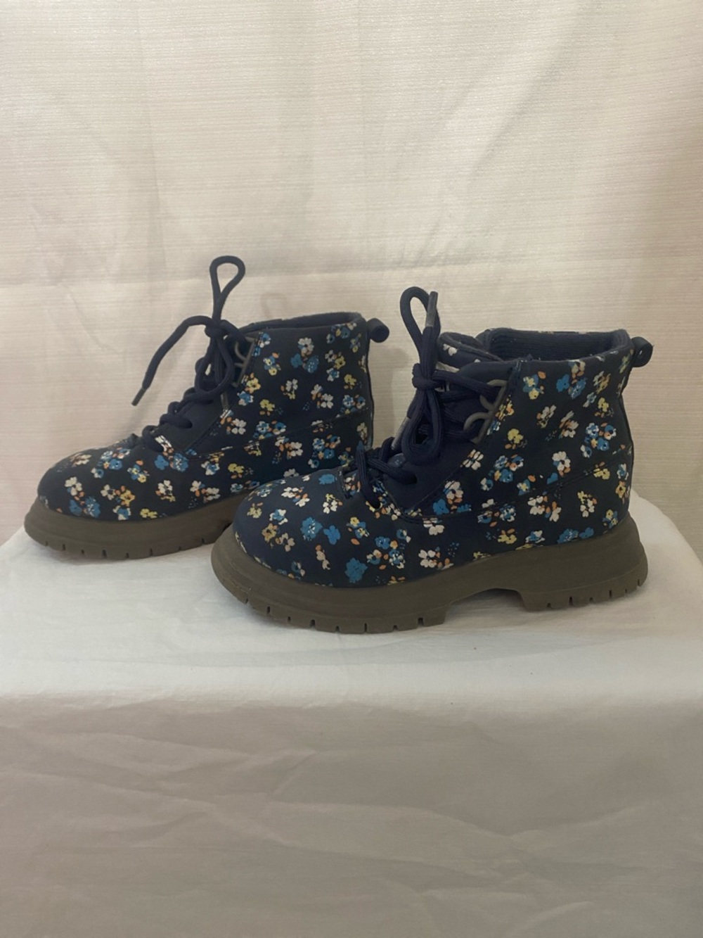 OshKosh B'gosh Navy Floral Lace-Up Kids Boots Thick Soles Girls Hiking
